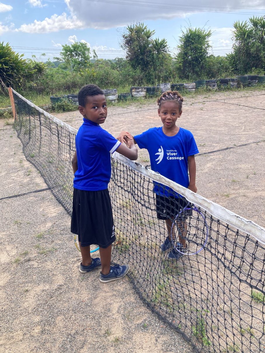 Cumprimento Final de Jogo Torneio de Tênis Cassange - Categoria Infantil